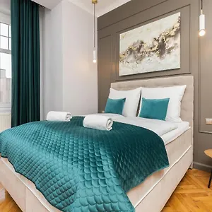 Rivoli Near The & Pier By Renters Sopot